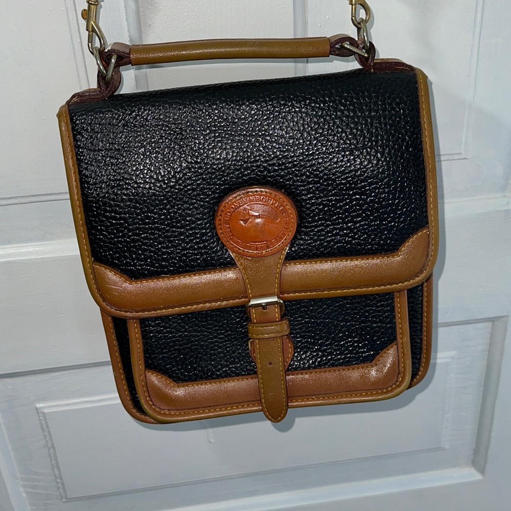 Vintage Dooney and Bourke leather cross body